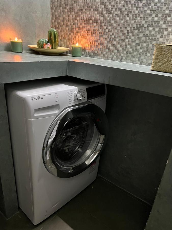 Live Minimal Apartment Athens Ngoại thất bức ảnh